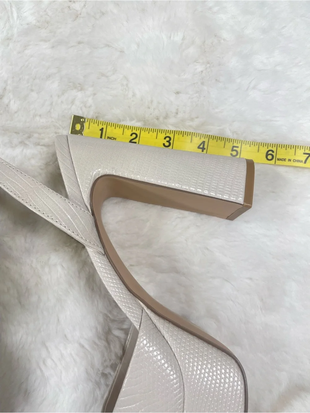 Steve Madden Ivory Textured Platform Block Heel Sandals Size 9